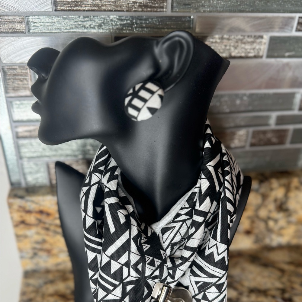 Black and White Geometric   Earrings Set